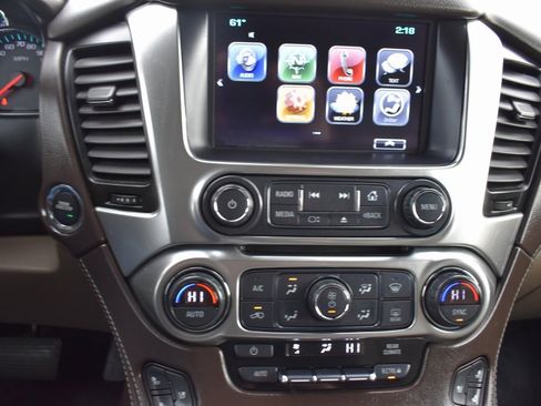 Used 2020 Chevrolet Suburban Premier image 16