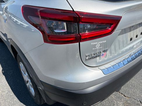 Used 2020 Nissan Rogue Sport S image 11