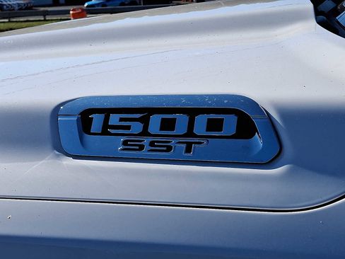 Certified 2025 RAM 1500 Laramie image 31