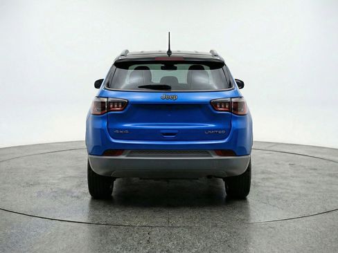 Used 2025 Jeep Compass Trailhawk AWD/4WD image 6