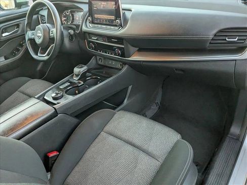 Used 2024 Nissan Rogue SV image 21