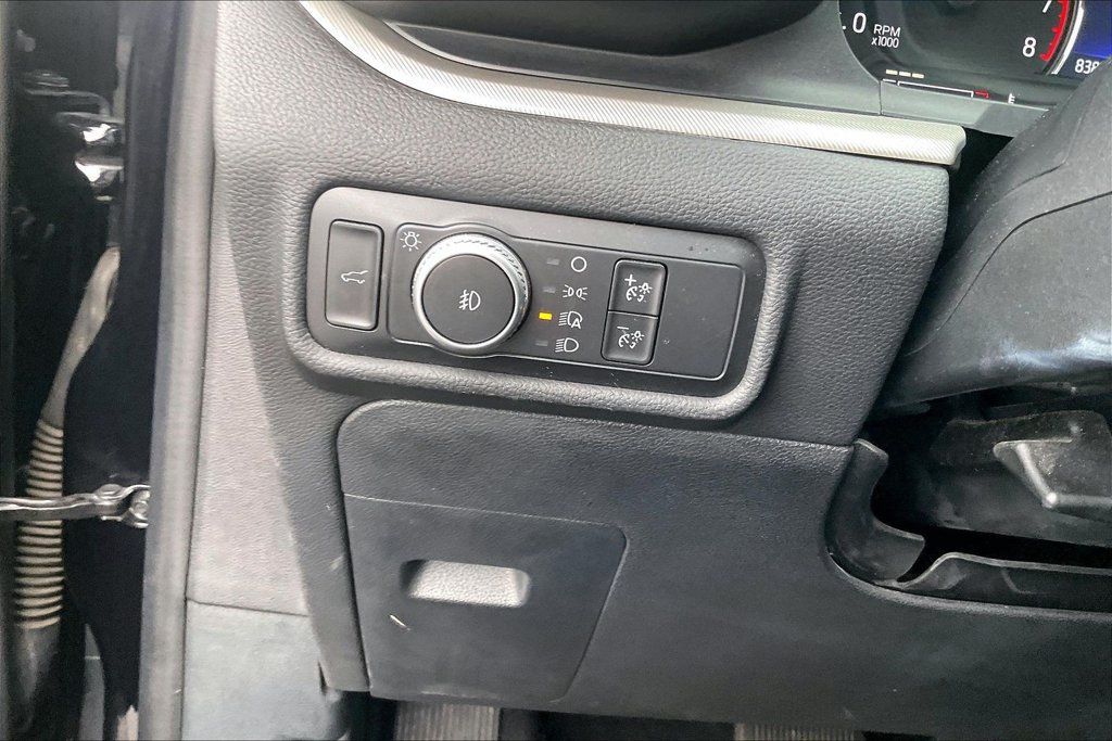 Used 2020 Ford Explorer XLT w/ Equipment Group 202A AWD/4WD image 37