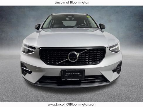 Used 2024 Volvo XC40 B5 Plus w/ Protection Package Premier AWD/4WD image 8