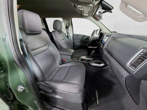 Used 2024 Nissan Frontier SV w/ SV Convenience Package AWD/4WD image 29