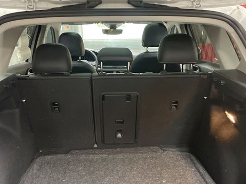 Used 2022 Volkswagen Taos SEL image 9