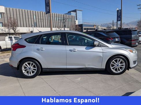Used 2015 Ford Focus SE image 2