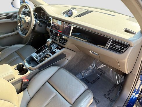 Used 2024 Porsche Macan image 14