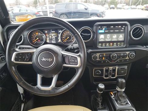 Used 2019 Jeep Wrangler Unlimited Sahara image 26