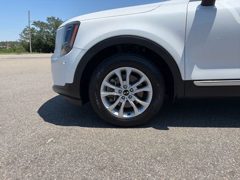 Used 2020 Kia Telluride LX FWD image 11
