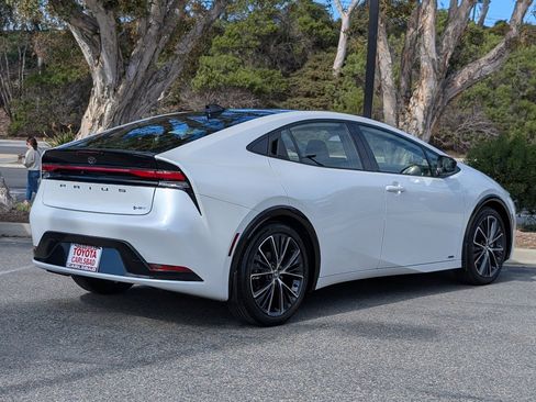 Used 2025 Toyota Prius XLE image 13