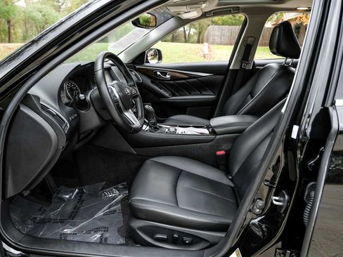 Used 2018 INFINITI Q50 Luxe w/ Essential Package (3.0T Luxe) image 4