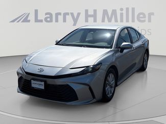 Used 2025 Toyota Camry LE FWD video 1