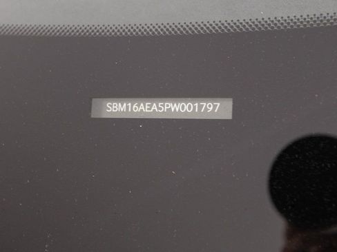 Used 2023 McLaren Artura image 40