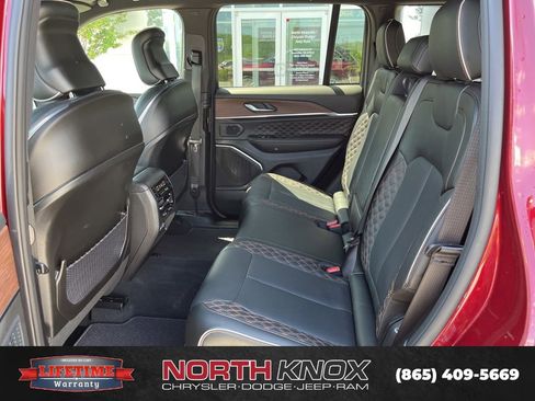 Used 2025 Jeep Grand Cherokee Summit AWD/4WD image 13