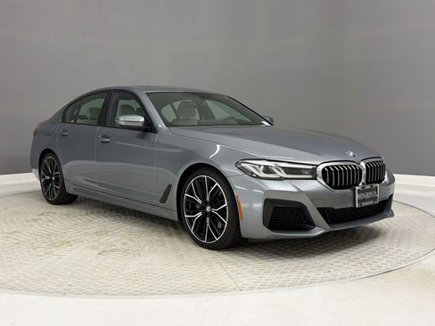 Used 2023 BMW 530i w/ M Sport Package RWD image 7