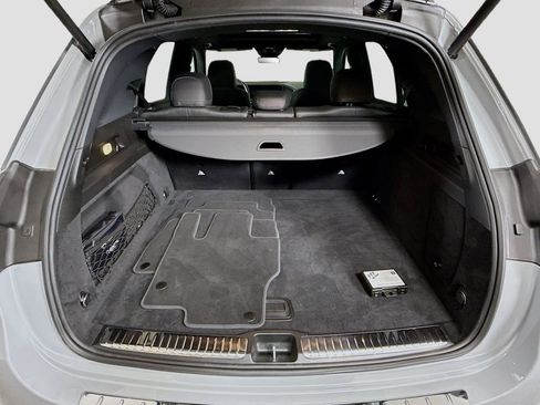 Used 2025 Mercedes-Benz GLE 450 4MATIC w/ AMG Line Exterior image 26