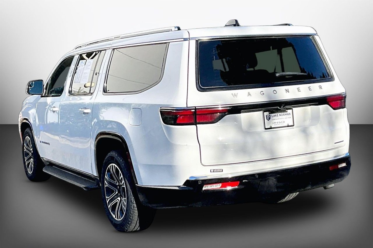 Certified 2024 Jeep Wagoneer L Series II AWD/4WD image 6