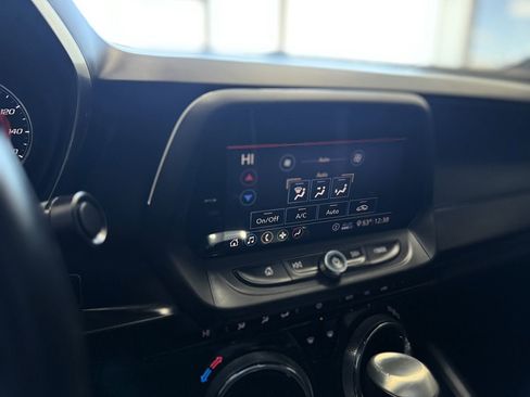 Used 2020 Chevrolet Camaro LT w/ RS Package image 31