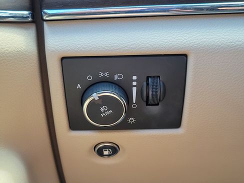 Used 2016 Jeep Grand Cherokee Limited w/ Luxury Group II AWD/4WD image 25