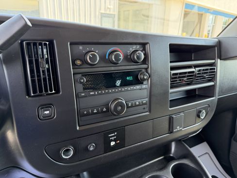 Used 2024 GMC Savana 2500 w/ Driver Convenience Package RWD image 18