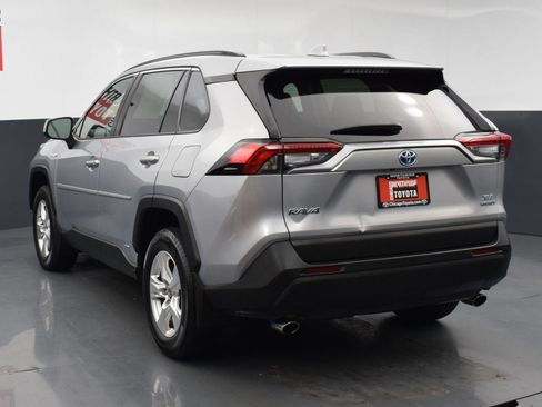 Used 2021 Toyota RAV4 XLE w/ Convenience Package AWD/4WD image 3