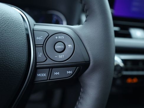 Used 2025 Toyota RAV4 XLE image 35