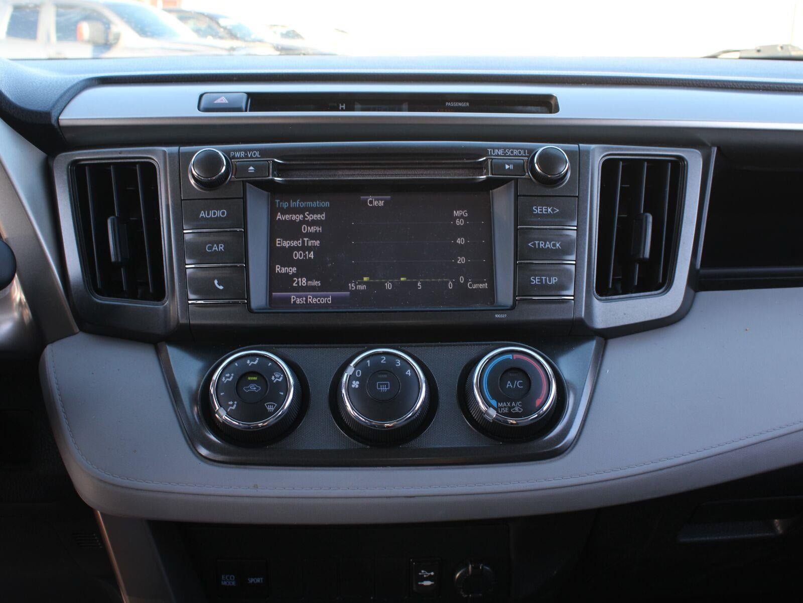 Used 2015 Toyota RAV4 LE AWD/4WD image 14