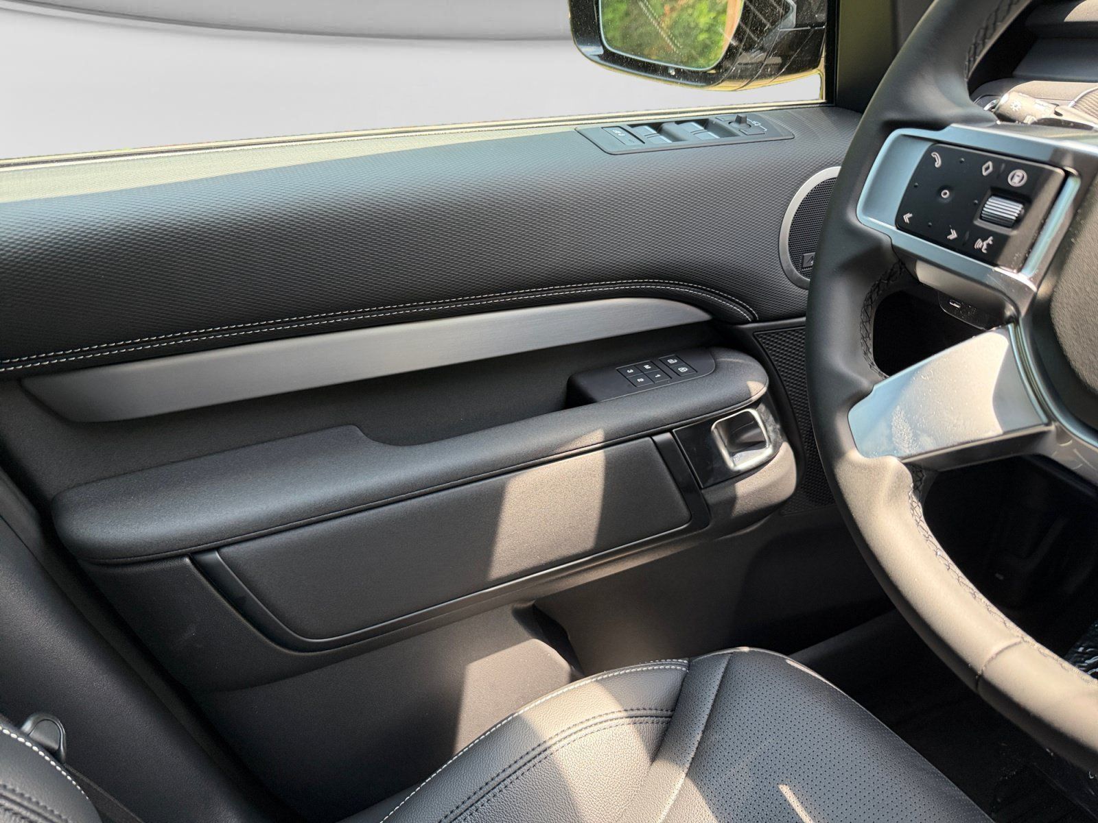 New 2026 Land Rover Discovery Dynamic SE AWD/4WD image 12