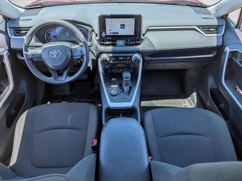 Used 2024 Toyota RAV4 LE AWD/4WD image 17