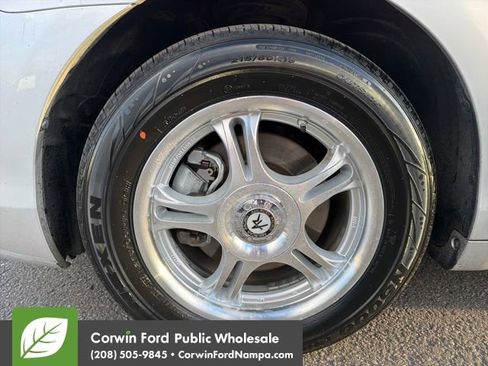 Used 2009 Toyota Camry LE image 9