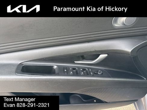 Used 2023 Hyundai Elantra SEL w/ Convenience Package image 15