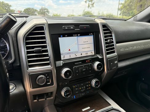 Used 2017 Ford F250 Platinum AWD/4WD image 11