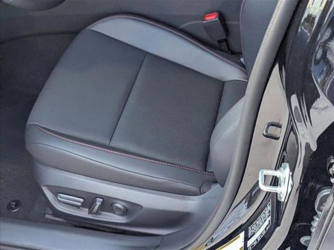 New 2026 Toyota Prius Plug-In Hybrid FWD image 4