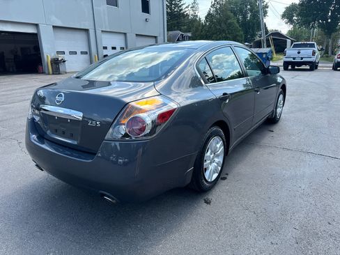 Used 2011 Nissan Altima 2.5 S FWD image 3