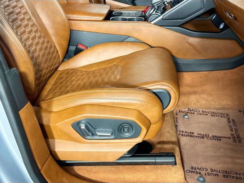 Used 2020 Lamborghini Urus image 38