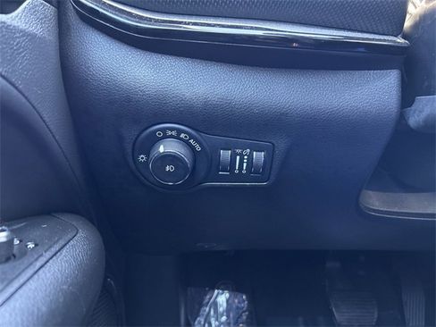 Used 2023 Jeep Compass Trailhawk image 37