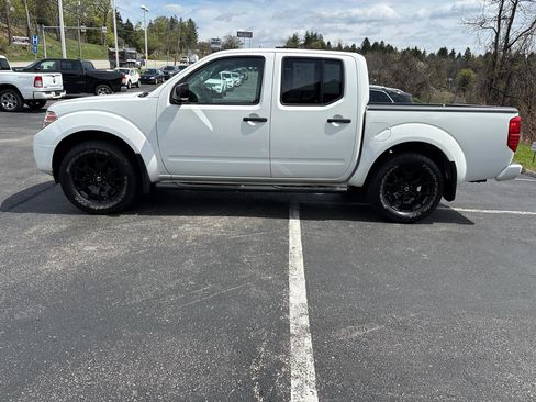 Used 2018 Nissan Frontier SV w/ Value Truck Package image 8