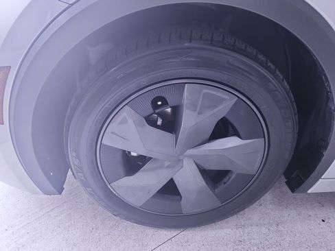 Used 2023 Toyota Prius LE image 10