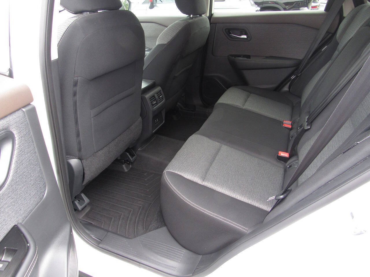 Used 2021 Nissan Rogue SV FWD image 21