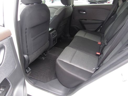 Used 2021 Nissan Rogue SV FWD image 21