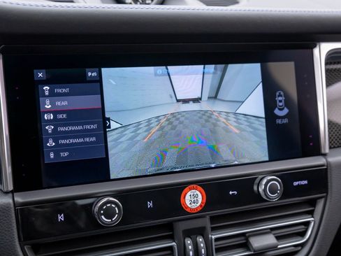 Certified 2025 Porsche Macan Turbo image 23