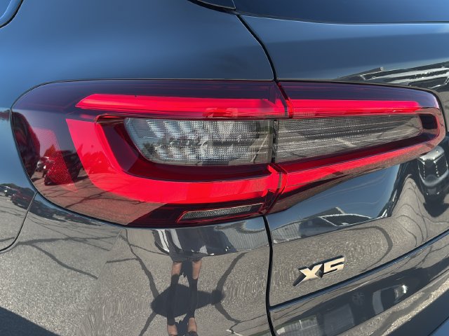 Used 2021 BMW X5 M50i w/ Executive Package AWD/4WD image 26