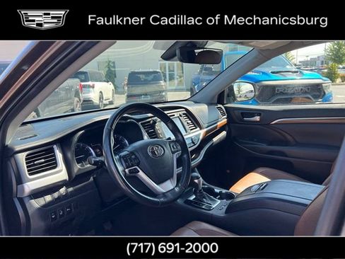 Used 2019 Toyota Highlander Limited Platinum AWD/4WD image 20