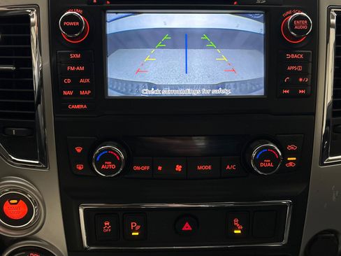Used 2018 Nissan Titan PRO-4X AWD/4WD image 16