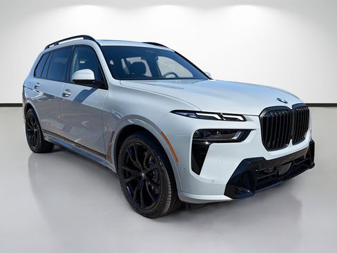 New 2026 BMW X7 xDrive40i w/ M Sport Package image 1