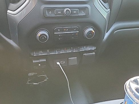 Used 2022 Chevrolet Silverado 2500 Custom w/ Custom Value Package image 11