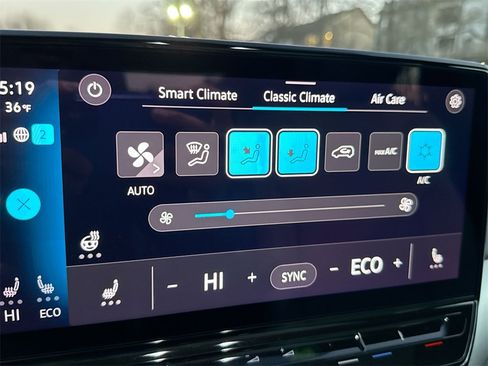 Used 2021 Volkswagen ID.4 Pro S image 16