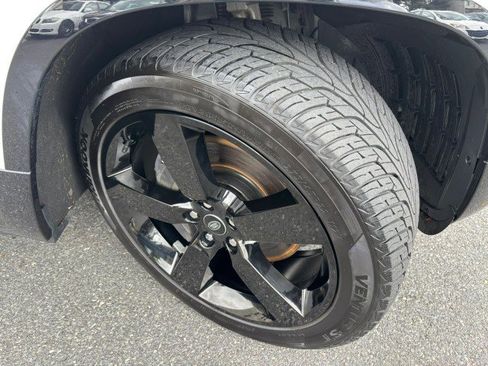 Used 2022 Land Rover Defender 110 X-Dynamic SE image 32