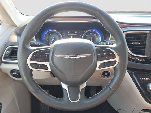 Used 2024 Chrysler Voyager LX FWD image 9