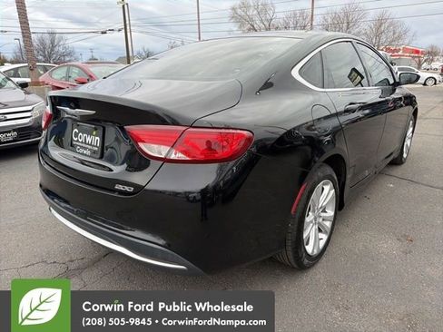 Used 2015 Chrysler 200 Limited image 5